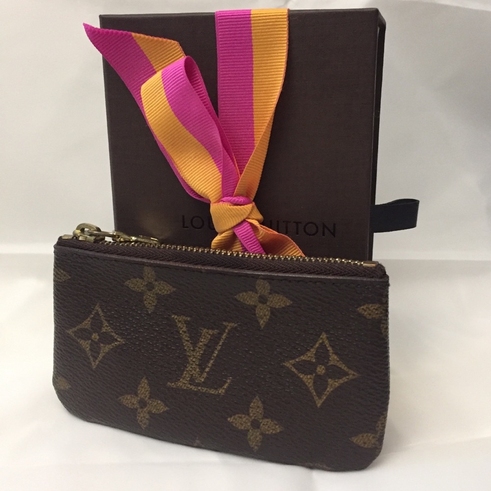 Louis Vuitton Key Pouch in Monogram 💯 Authentic